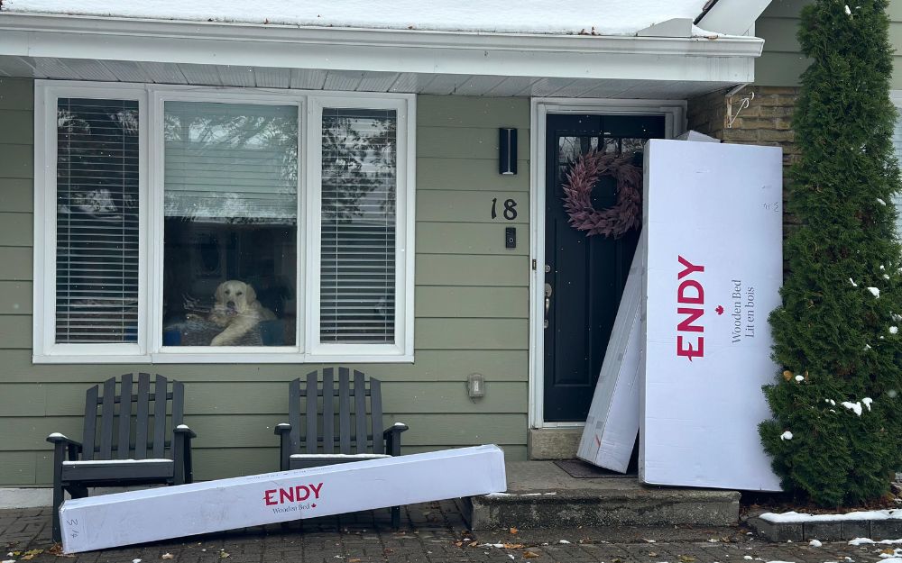 Proof-of-delivery photo, parcel delivered at the door
